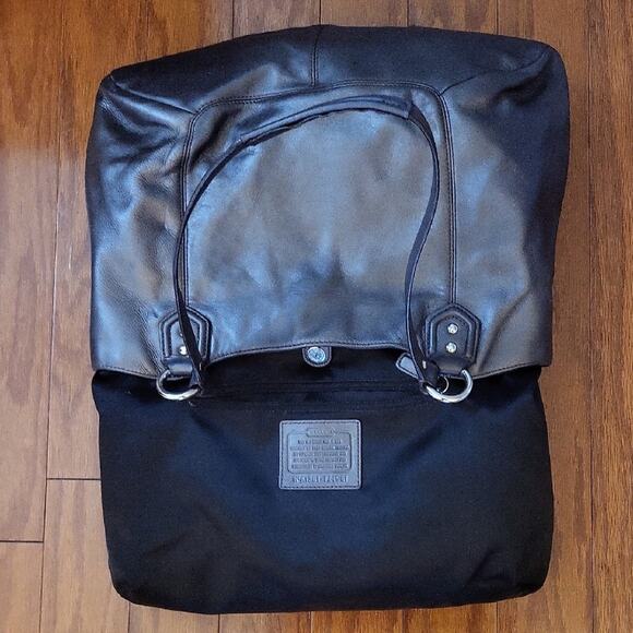 Coach Platinum Gray Leather Shoulder Bag Purse Tote with Buckle F24961 - Picture 13 of 16